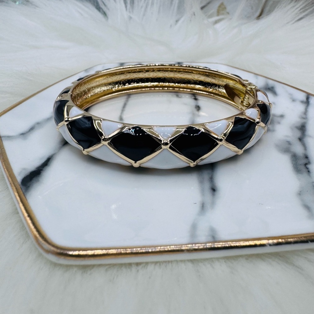 The Cruella Thick Enamel Bangle Bracelet - Picture 3 of 5